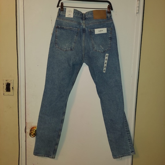 Distressed jeans - Picture 3 of 7